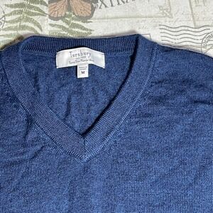 Turnbury Men's Blue V Neck Sweater Extra Fine Merino Wool Size M